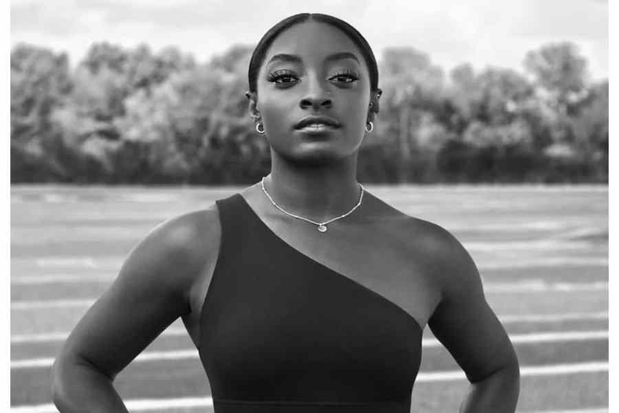 “My Childhood Bestie” “Simone Biles Unveils Her Vulnerable Side with a