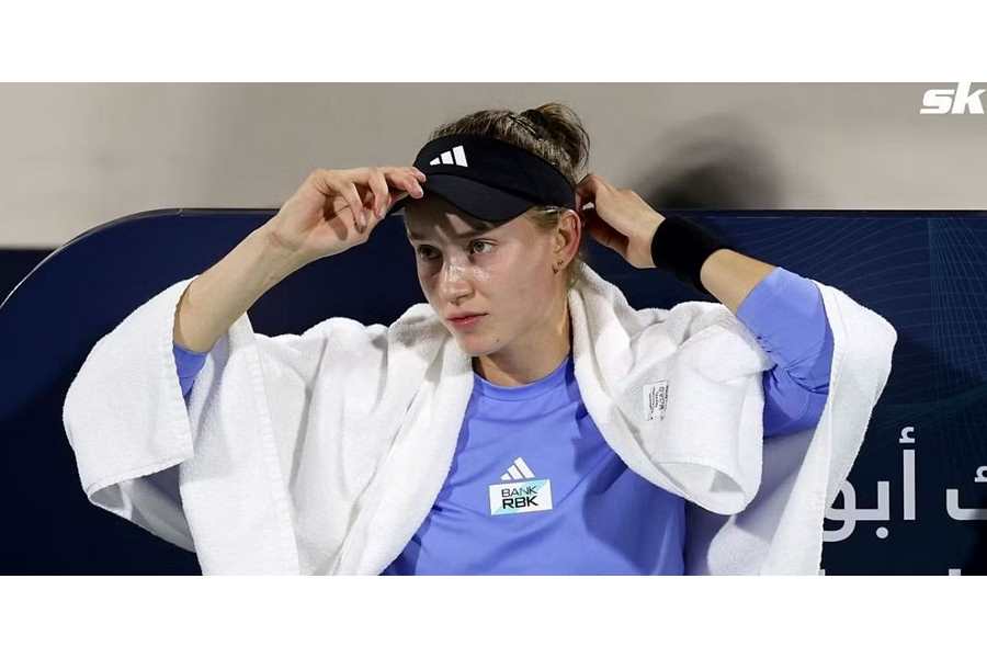 “Elena Rybakina Faces Challenges Following Controversial WTA Finals in