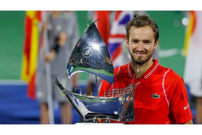 Daniil Medvedev Clinches