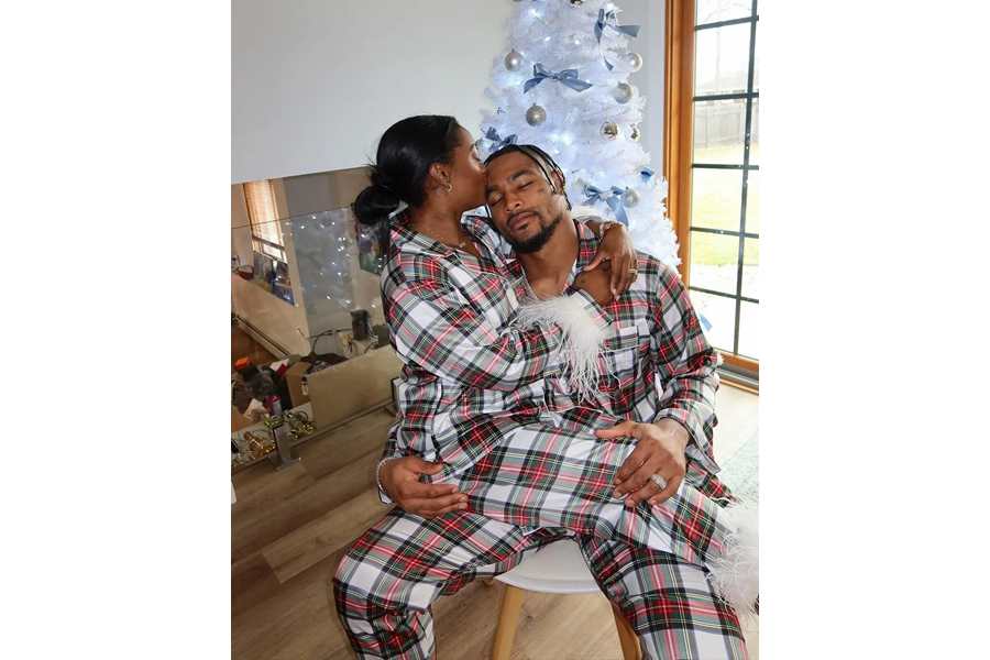 Simone Biles kissed husband