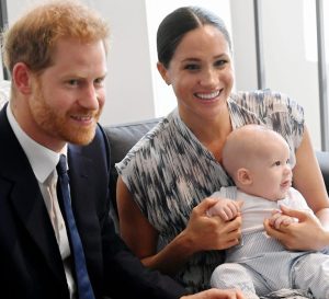 a-royal-family-photo-735x669