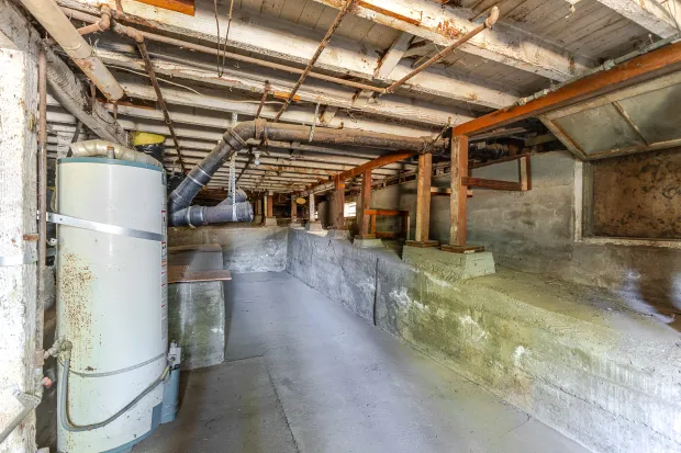The basement at 894 South Pasadena Avenue. (Photo by EGP...