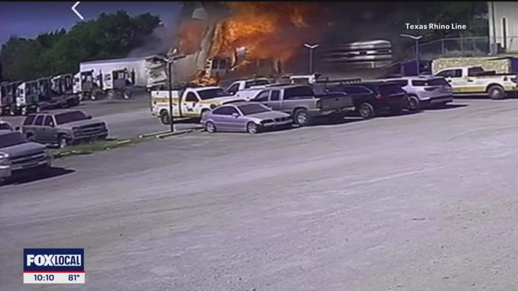 2-dead-after-small-plane-crashes-near-Fort-Worths-Hicks.jpg
