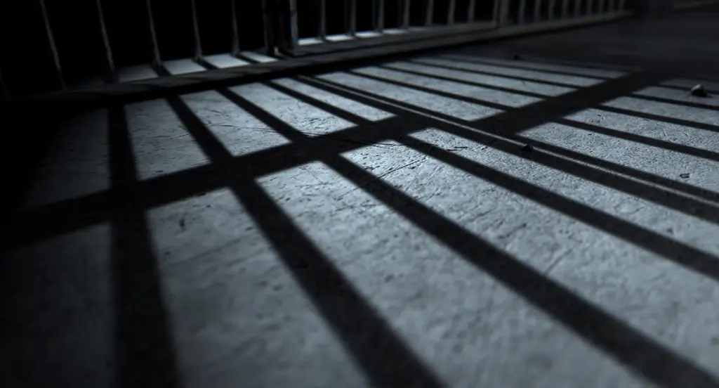 Americas-aging-prison-population-is-posing-challenges-for-states.jpg