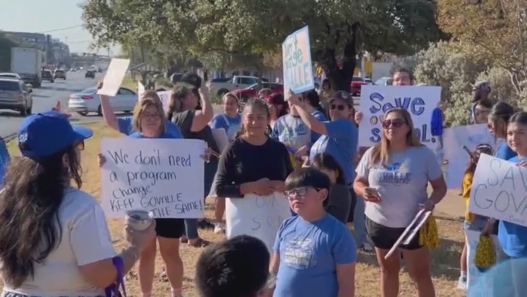 More parents rally against AISD's plan to close schools