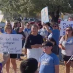 More-parents-rally-against-AISD039s-plan-to-close-schools.jpg