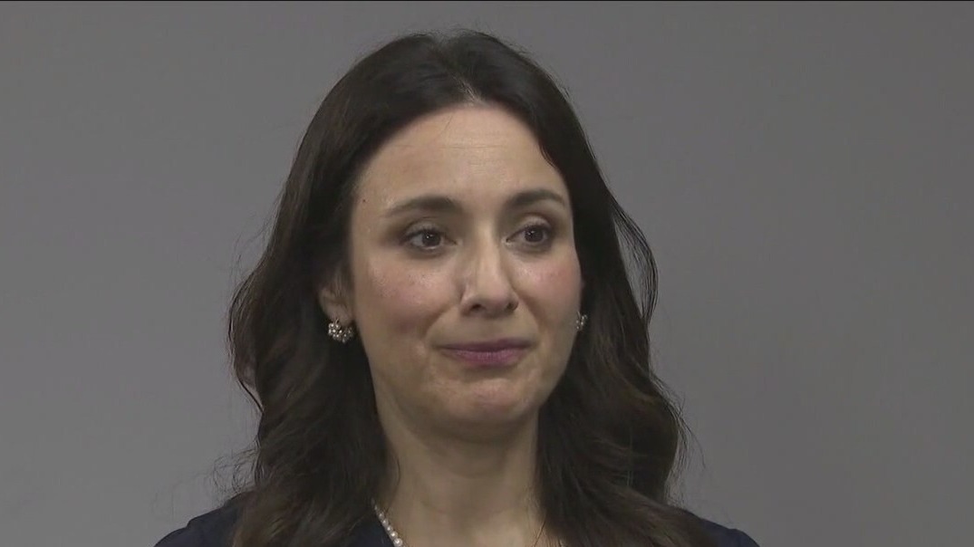 Gina Hinojosa launches campaign for governor